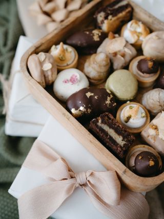 🎄VÁNOČNÍ SOUTĚŽ O 3 KRABIČKY! 🎄 Chceš si užít vánoční dobroty Baked by Veronika úplně zdarma? Letos soutěžíme rovnou o tři...