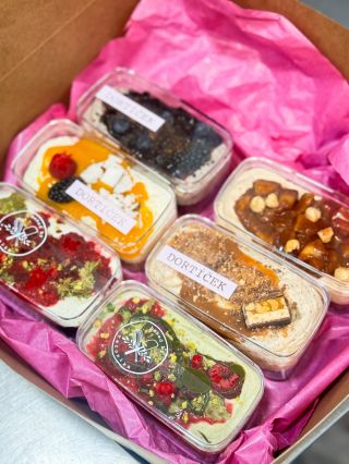 Včera jsem dělala první kolo dortových ochutnávek! ✨ Zkoušela jsem metodu, kterou mám už delší dobu v hlavě a v budoucnu z...